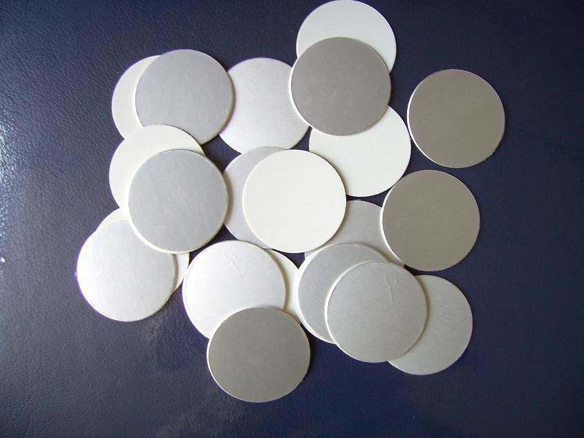 Hoogwaardige aluminiumfolie inductie afdichtingsvoering PET PE PP flessendoppen afdichtingen Deksel Wads voor olieflesdoppen Inzetvoering