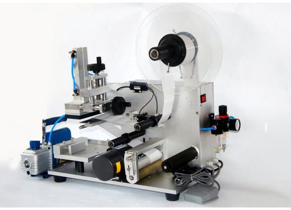 Fabriek Groothandelsprijs Semi-automatische Vlakke Oppervlak Etiketteermachine, Precieze Etiketsticker voor Doos, Zak, Kaart, Vierkante Fles