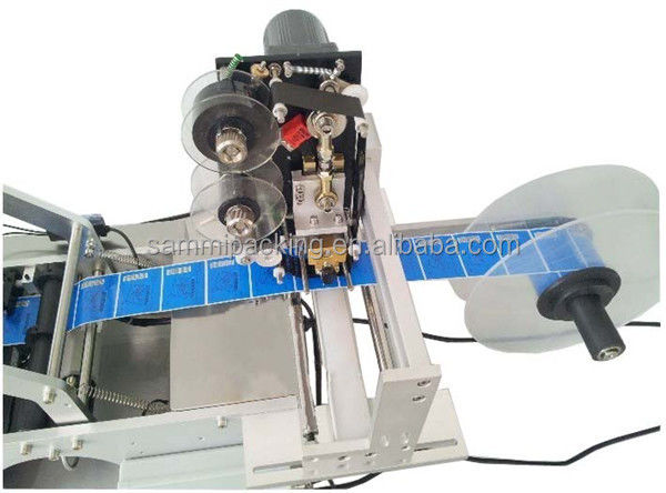 Semi-automatische ronde flessenetiketter, etiketteringsmachine met productiedatum,batchnummercode afdrukken